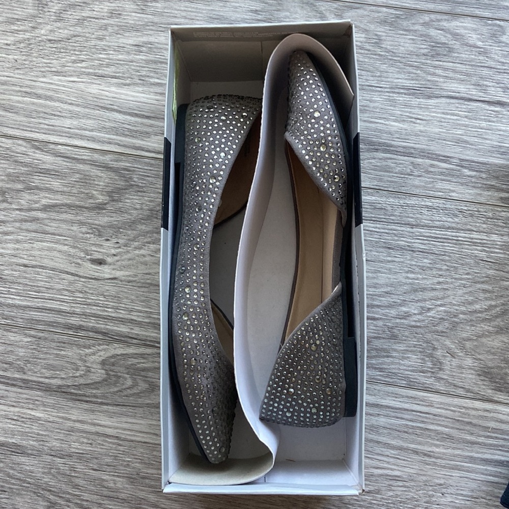 Women’s size 8 silver rhinestone flats